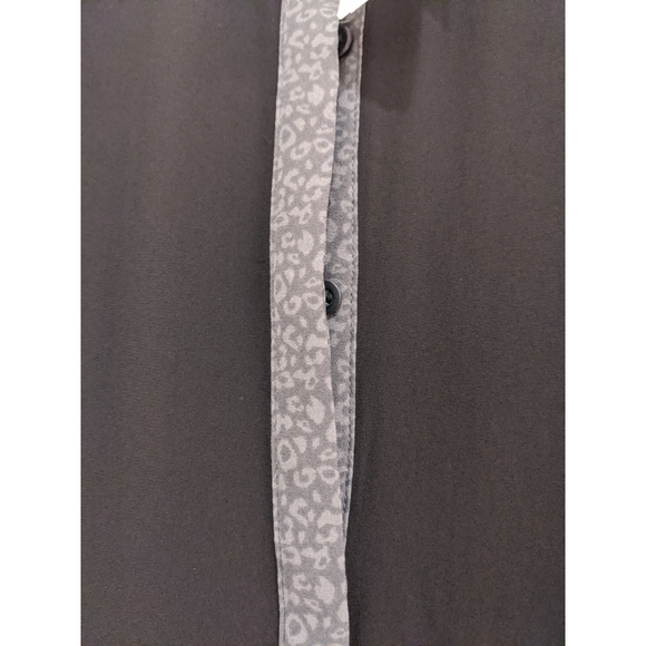 Forever 21 Long sleeve button front shirt - Picture 5 of 6